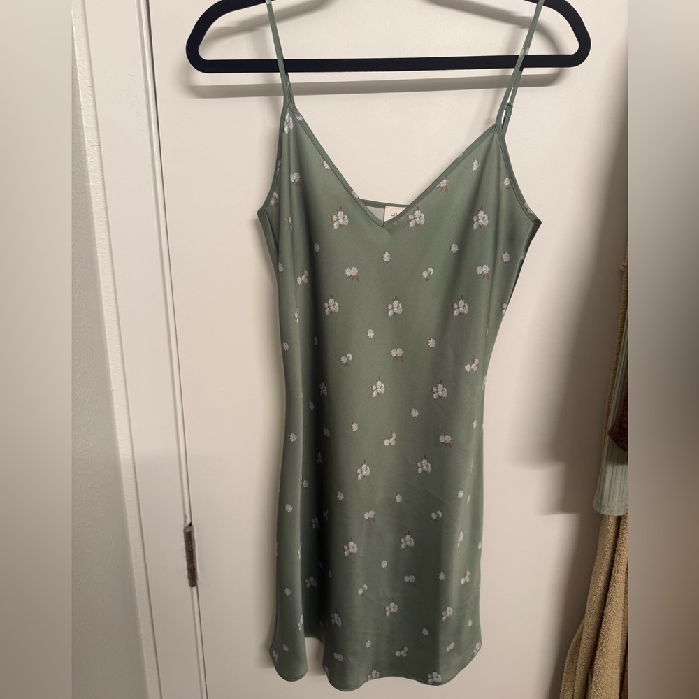 Wilfred Sage Green Floral Midi Dress